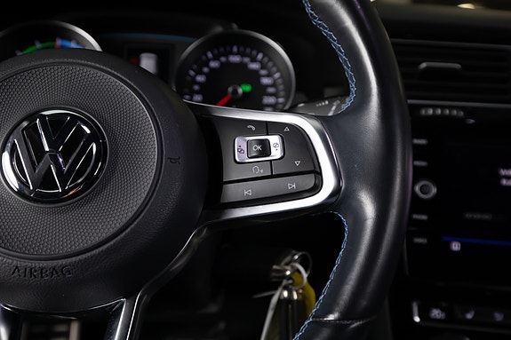 Volkswagen Golf VII 20 of 22