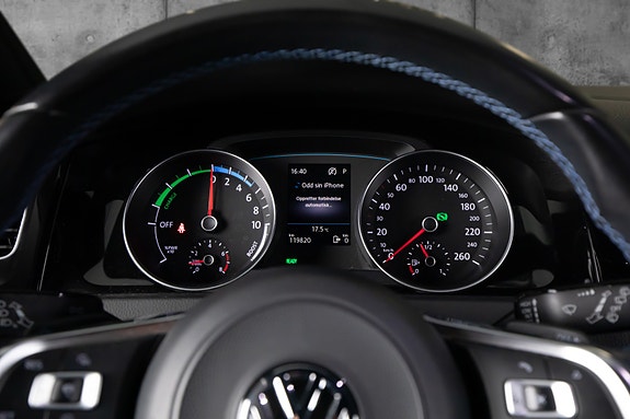 Volkswagen Golf VII 22 of 22
