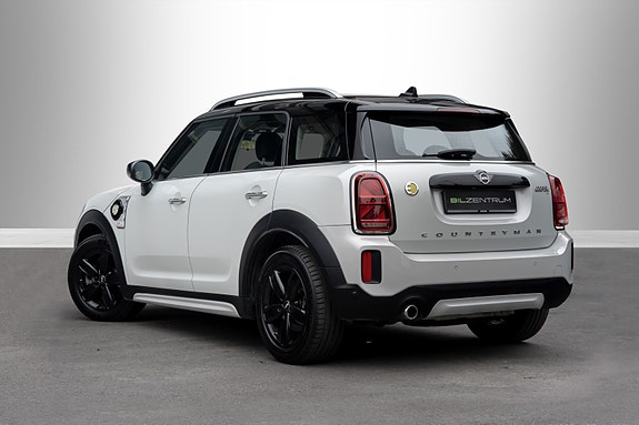 MINI Countryman Cooper SE 2 of 30