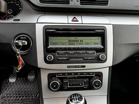 Volkswagen Passat 11 of 13
