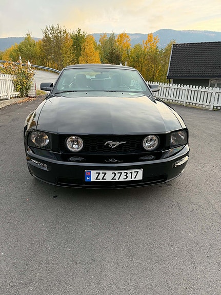 Ford Mustang 2 of 20