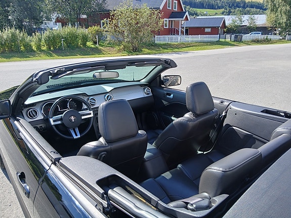 Ford Mustang 8 of 20