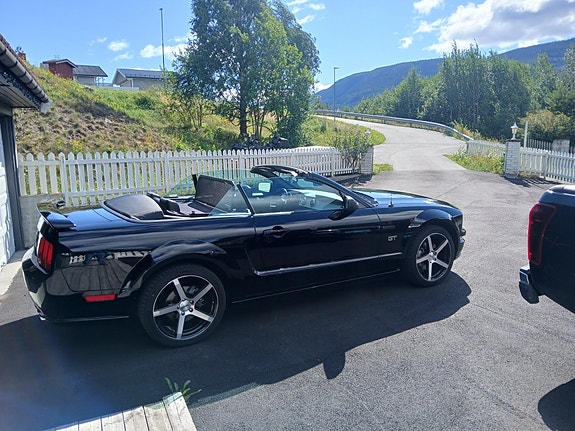 Ford Mustang 9 of 20