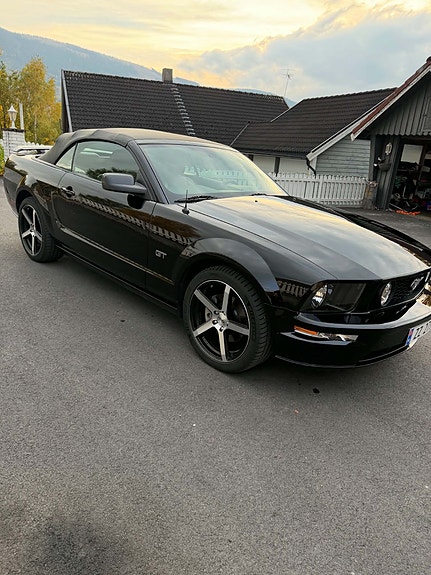 Ford Mustang 3 of 20