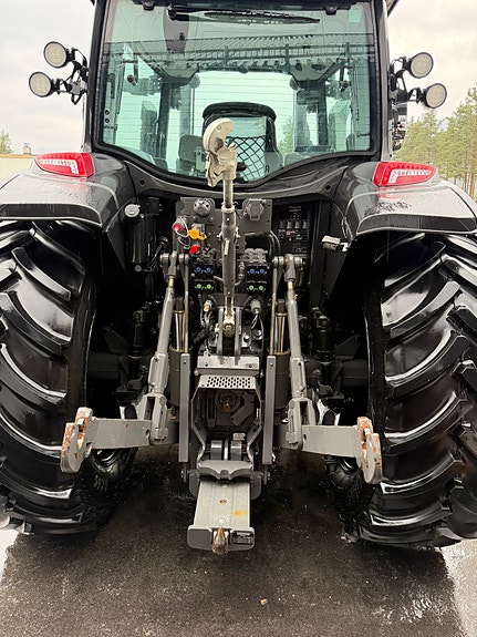 Valtra G135 Unlimited Versu 2 sett dekk 709 TIMER 2 of 30