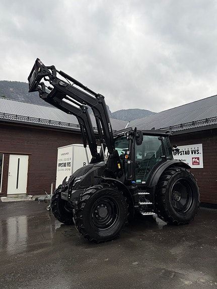 Valtra G135 Unlimited Versu 2 sett dekk 709 TIMER 7 of 30