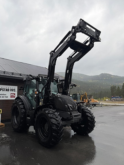 Valtra G135 Unlimited Versu 2 sett dekk 709 TIMER 16 of 30