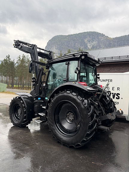Valtra G135 Unlimited Versu 2 sett dekk 709 TIMER 5 of 30