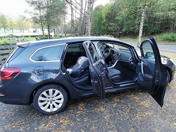Opel Astra 12 of 30