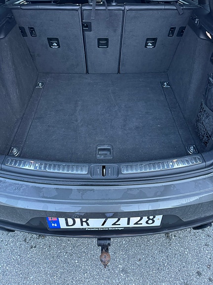 Porsche Macan 14 of 16