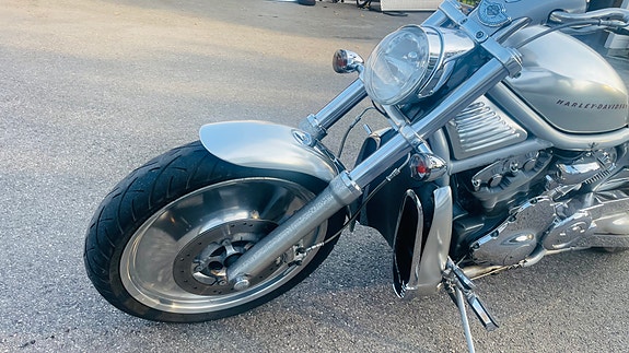 Harley-Davidson VRSCAW V-Rod 22 of 30