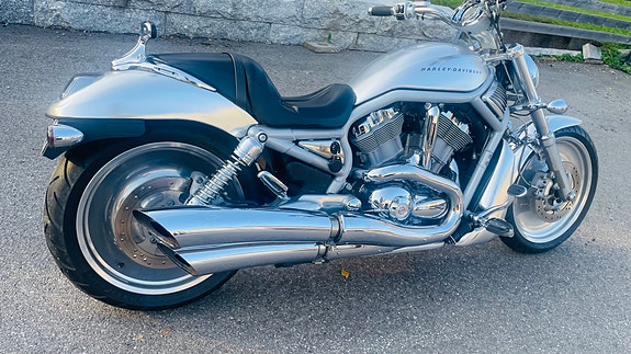 Harley-Davidson VRSCAW V-Rod 6 of 30