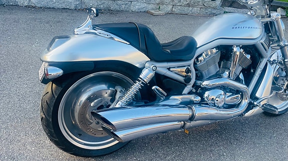 Harley-Davidson VRSCAW V-Rod 7 of 30