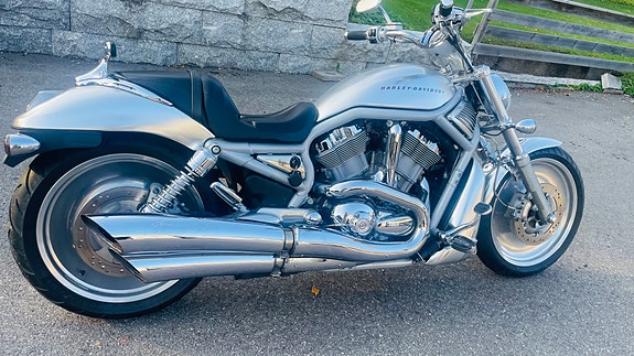 Harley-Davidson VRSCAW V-Rod 5 of 30