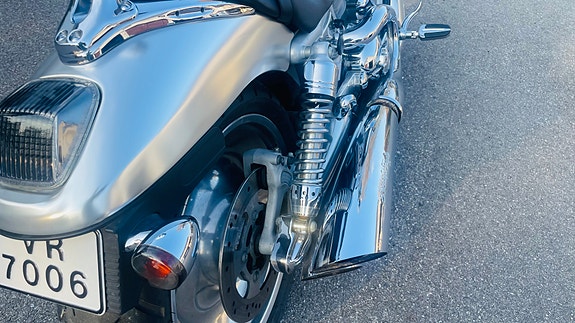 Harley-Davidson VRSCAW V-Rod 12 of 30