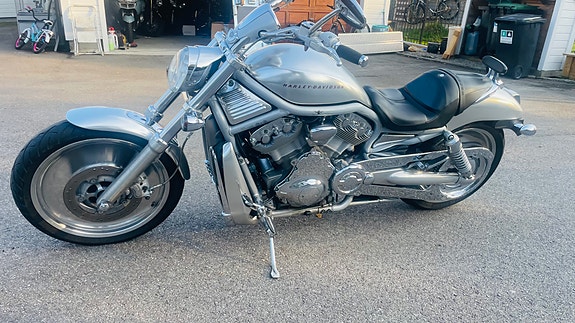 Harley-Davidson VRSCAW V-Rod 20 of 30