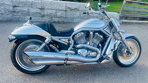 Harley-Davidson VRSCAW V-Rod 4 of 30