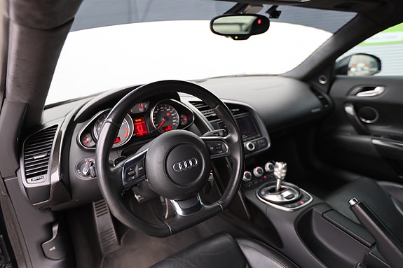 Audi R8 9 of 30