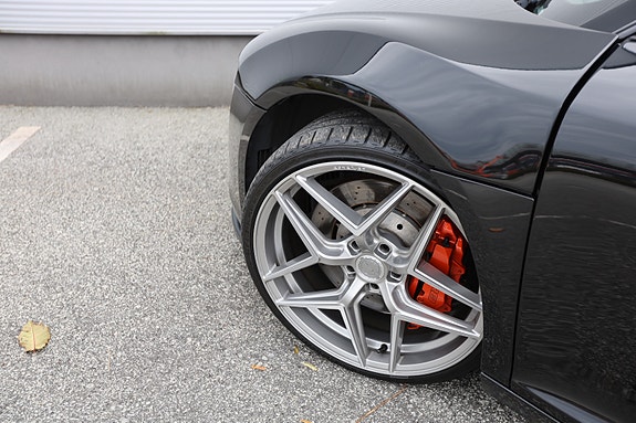 Audi R8 6 of 30