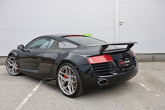 Audi R8 4 of 30