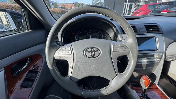 Toyota Camry 12 of 29