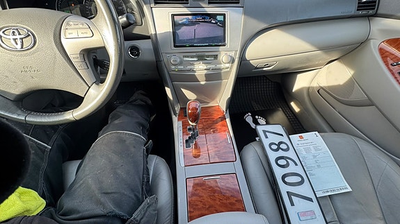 Toyota Camry 18 of 29