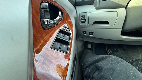 Toyota Camry 11 of 29