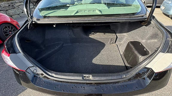 Toyota Camry 9 of 29