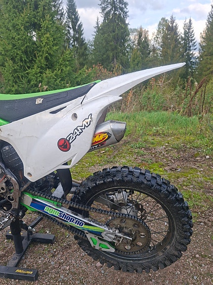 Kawasaki KX 85 4 of 6