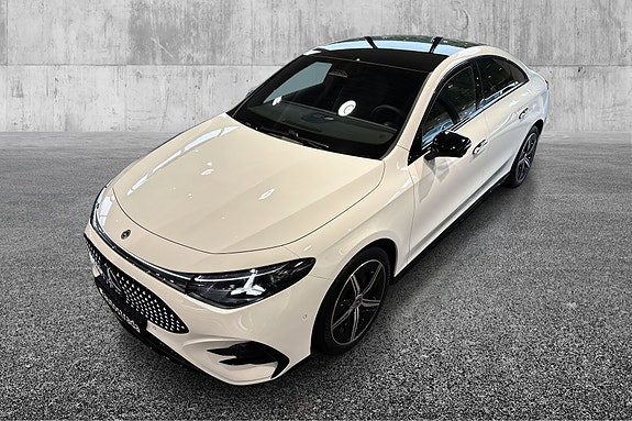 Mercedes-Benz CLA350 16 of 18