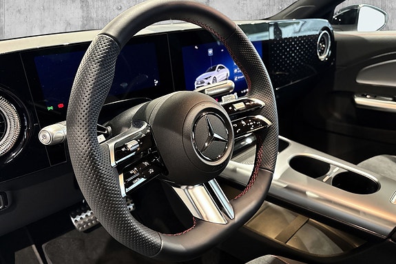Mercedes-Benz CLA350 13 of 18