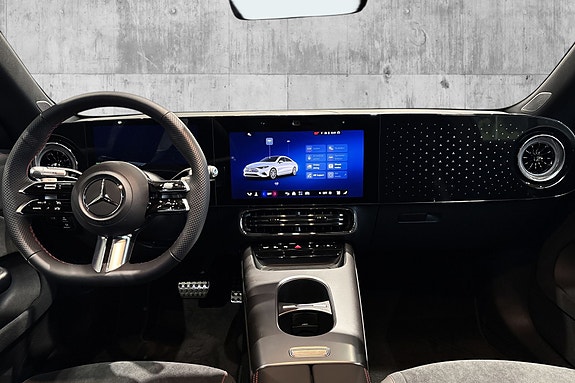 Mercedes-Benz CLA350 9 of 18