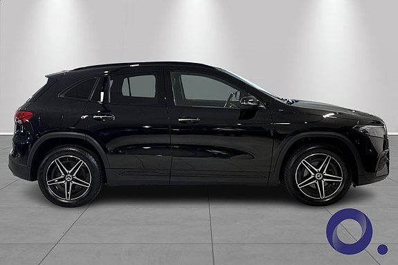 Mercedes-Benz EQA250 7 of 17