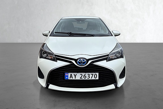 Toyota Yaris 8 of 18