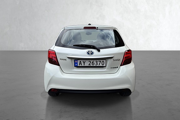 Toyota Yaris 7 of 18