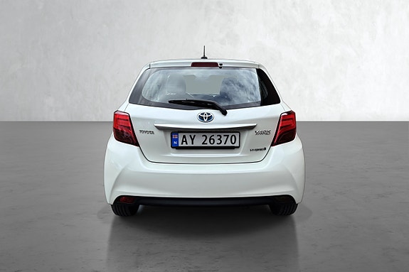 Toyota Yaris 10 of 18
