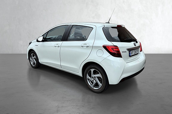 Toyota Yaris 6 of 18