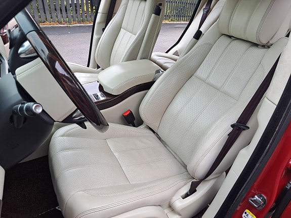Land Rover Range Rover 28 of 30