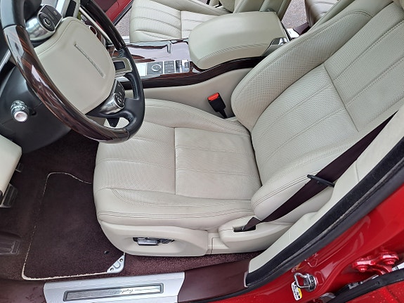 Land Rover Range Rover 27 of 30