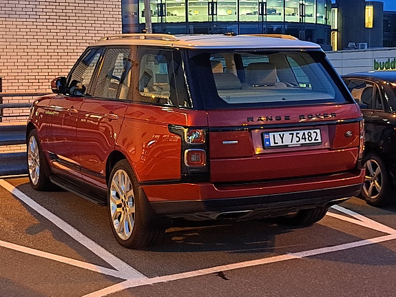 Land Rover Range Rover 17 of 30