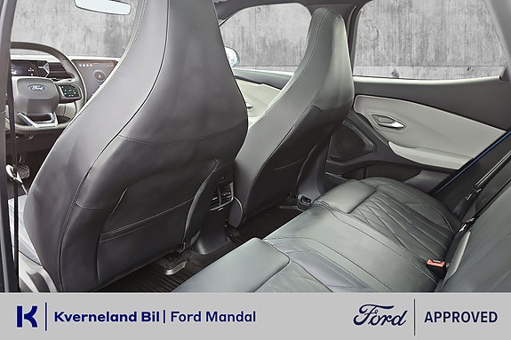 Ford Explorer 16 of 27