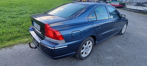 Volvo S60 2 of 14