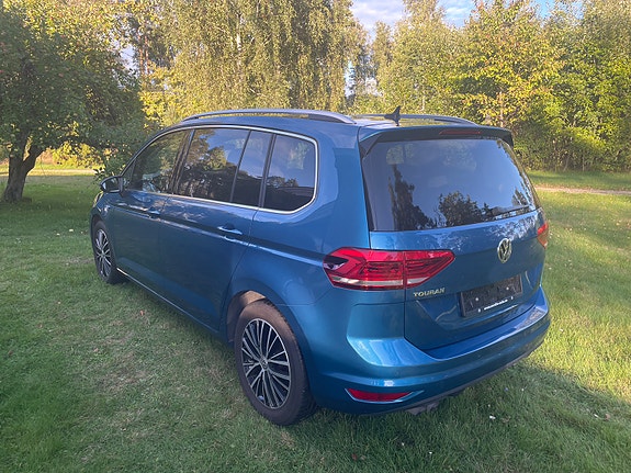 Volkswagen Touran 3 of 30