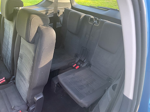 Volkswagen Touran 12 of 30