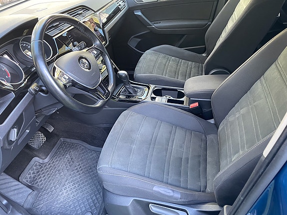 Volkswagen Touran 9 of 30