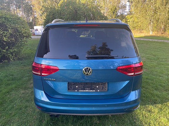 Volkswagen Touran 4 of 30