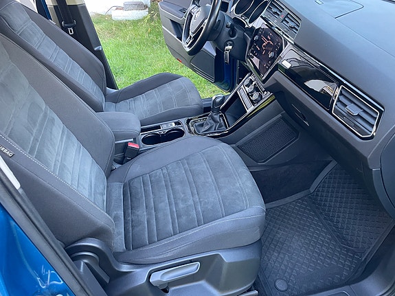 Volkswagen Touran 21 of 30
