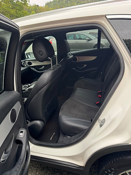 Mercedes-Benz GLC350 e 7 of 30