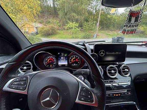 Mercedes-Benz GLC350 e 12 of 30