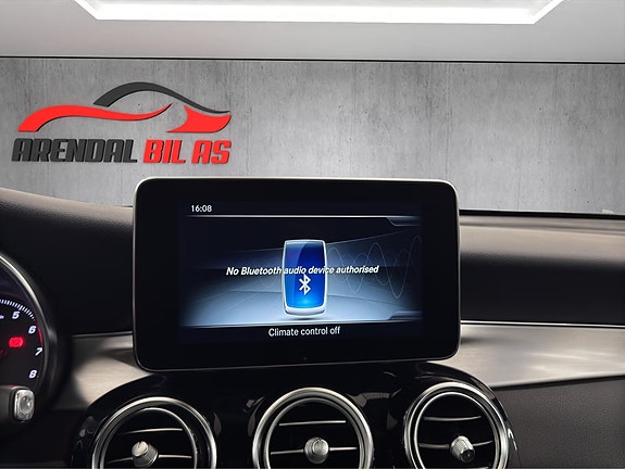 Mercedes-Benz GLC350 e 27 of 30